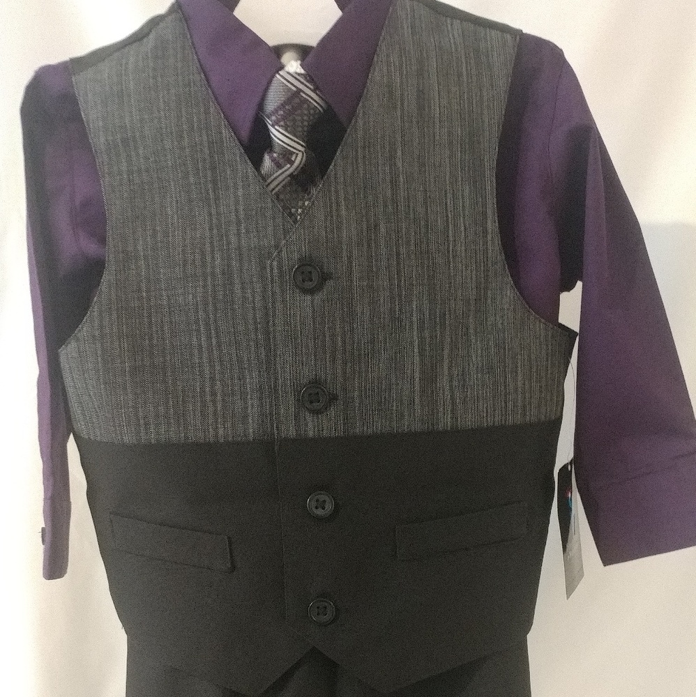 NWT 4 piece Steve Harvey Collection Boys Suit!
